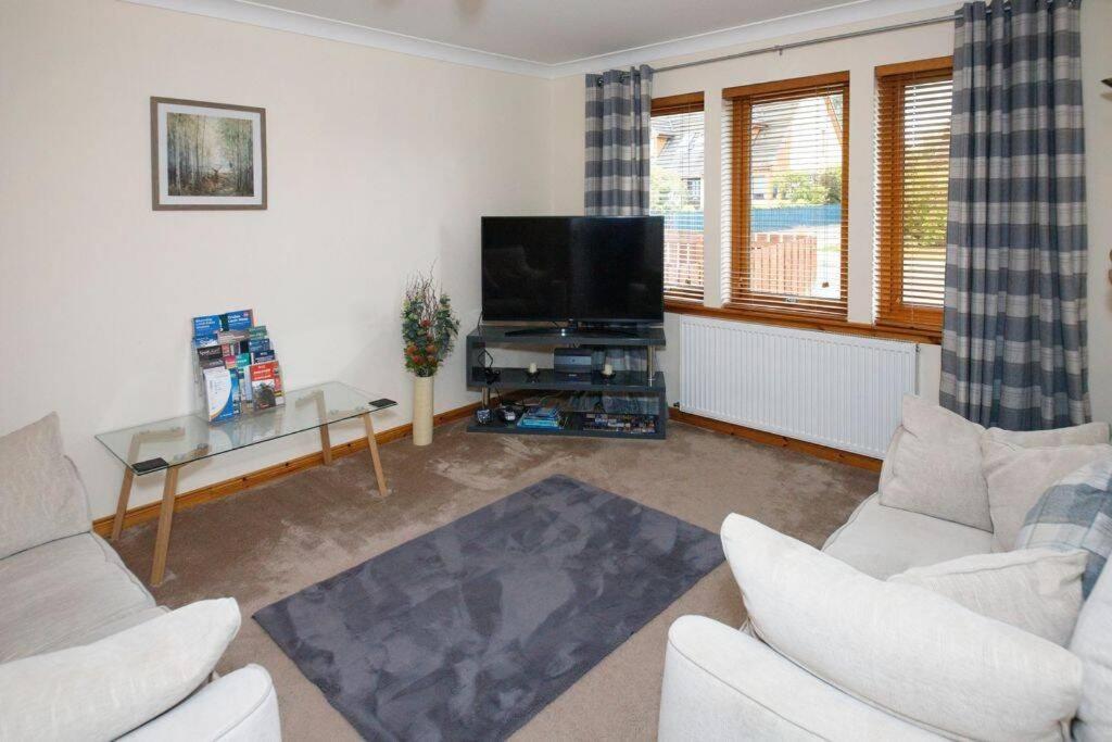 Modern 2 Bedroom Semi Detached House With Own Private Driveway Inverness Exteriör bild